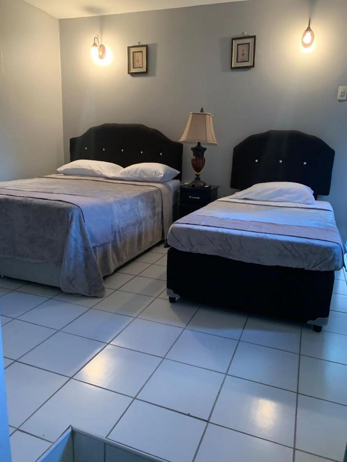 Piarco Derick'S Inn المظهر الخارجي الصورة